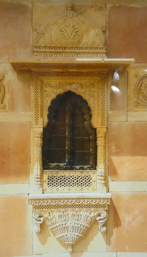 Miscellaneous   - Stone balcony (façade) from Rajasthan, India | MasterArt